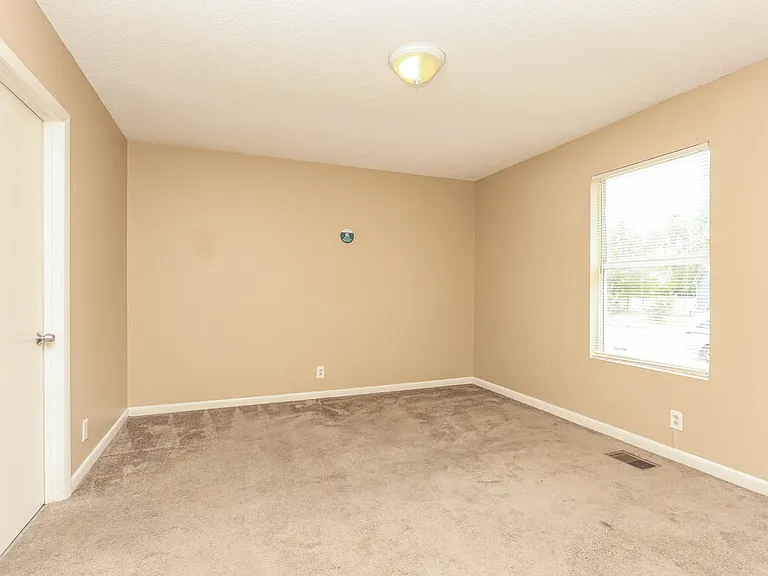 2214 Norman Ave — Photo 11