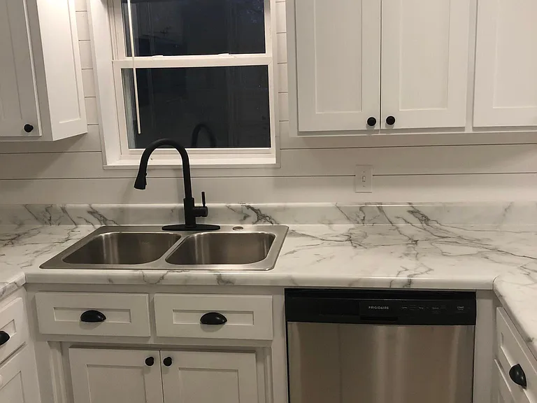 120 E Lincoln St — Photo 5