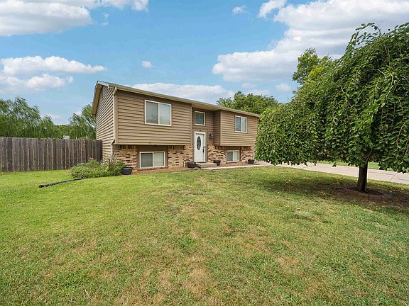 3rd image of 6818 E Winterberry Cir