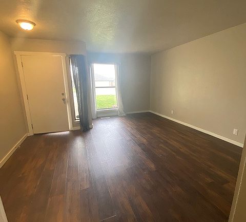 5th image of 3111 Pheasant Run Rd #1