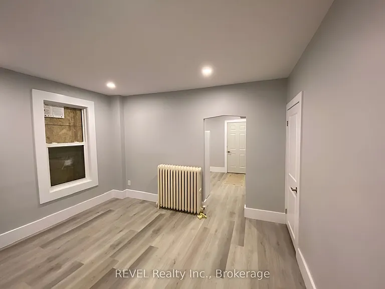 21 Plymouth Rd #LOWER — Photo 5