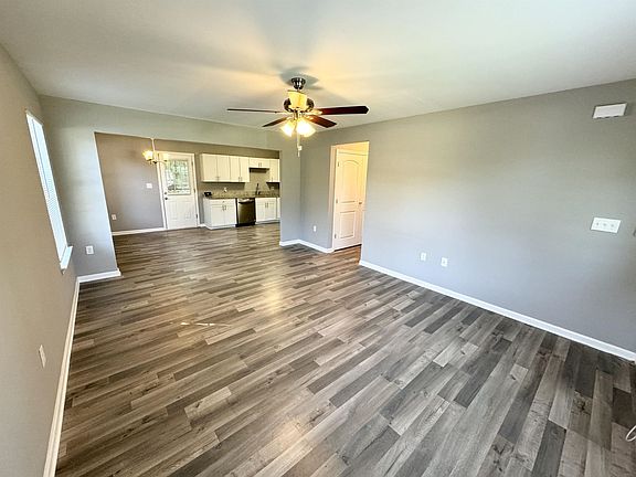 4th image of 4428 Guildhall Dr