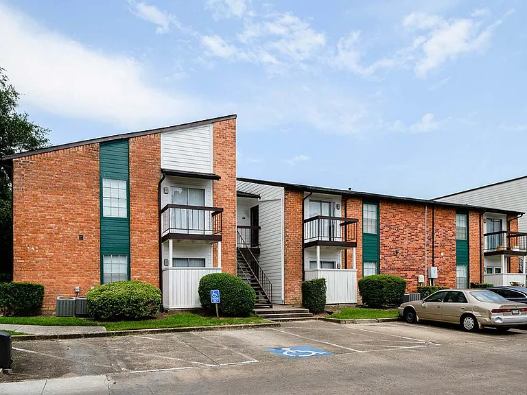 The Daphne Apartments — Photo 25