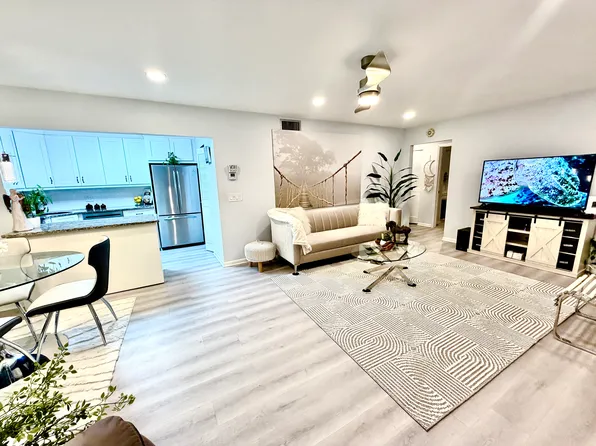 301 Knotty Pine Cir APT B-2, Greenacres, FL 33463