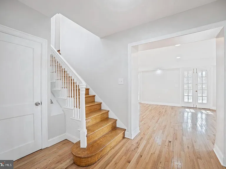541 E Church Rd — Photo 4
