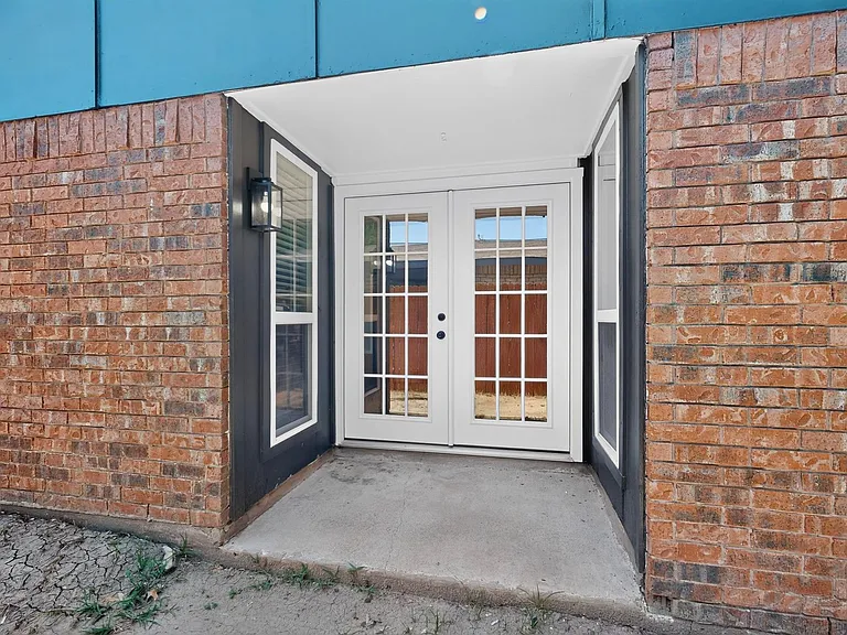 243 Woodhurst Dr — Photo 42