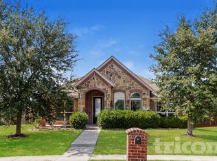 207 Winters Edge Dr, Red Oak, TX 75154