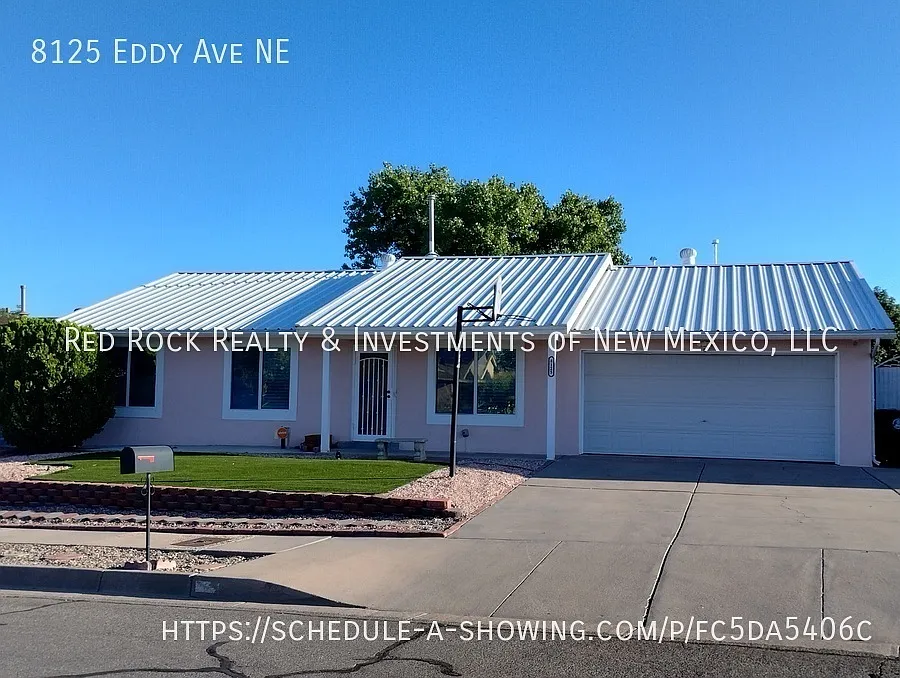 Gorgeous single story home in La Cueva High School District! — Photo 1