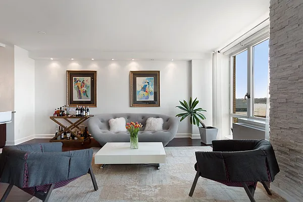 Sold by BLU Real Estate | media 19