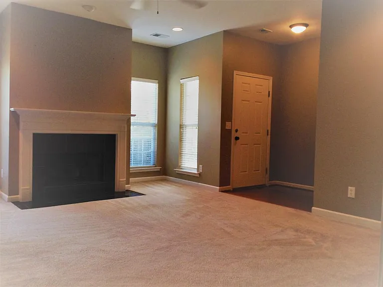 504 Reach Dr — Photo 4