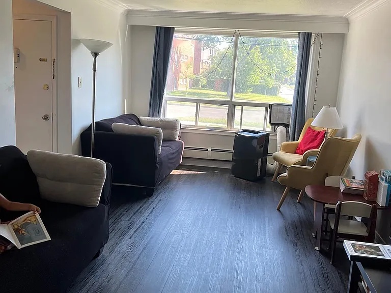 100 Rajah St #2 — Photo 2