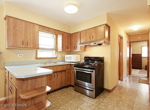 3rd image of 8021 S Wentworth Ave