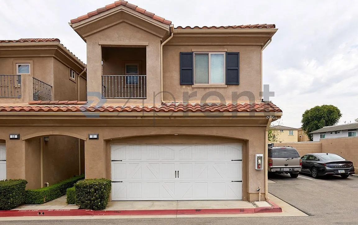 2 bed, 2.5 bath, 1457 sqft, $4,200 — Photo 1