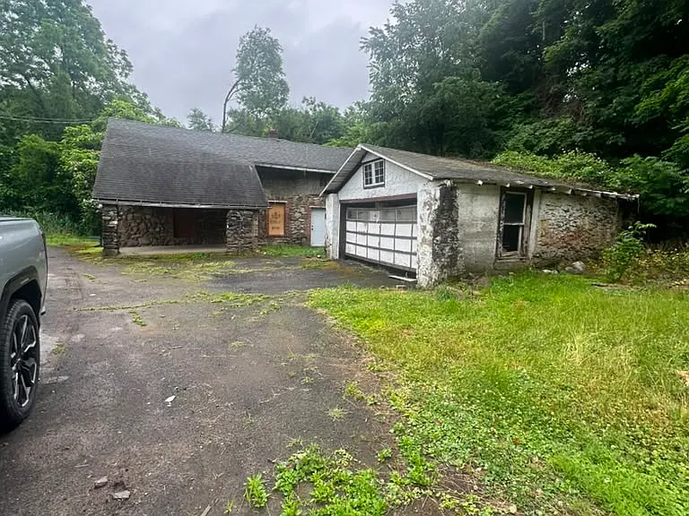 297 Seven Springs Mountain Rd — Photo 2