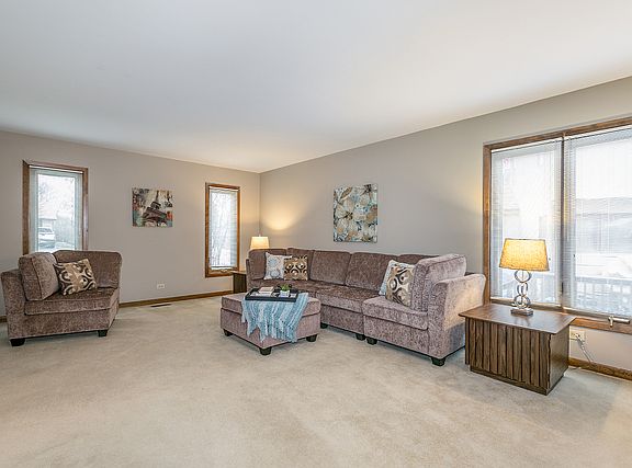 3rd image of 2905 Hickory Ct