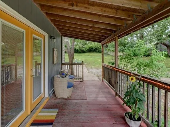 5507 NW Venetian Dr, Houston Lake, MO 64151