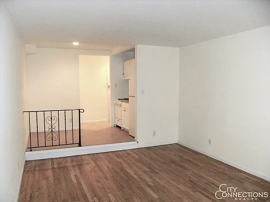 Rented by City Connections Realty | media 8