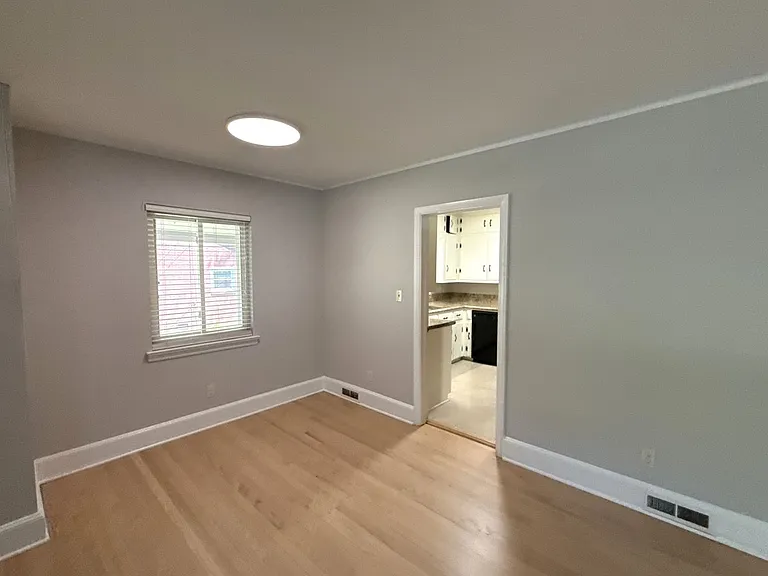 932 Hickory Nut St — Photo 6