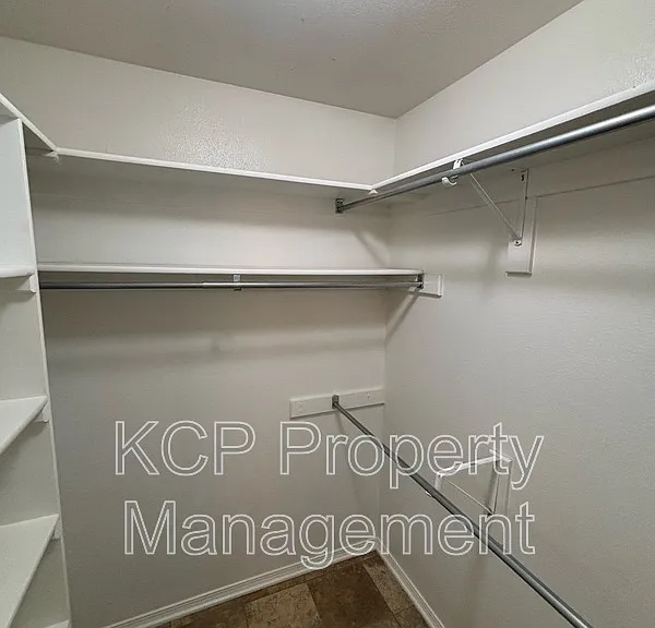 2109 Barrington Dr — Photo 19