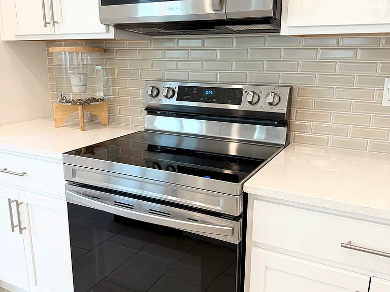 Oven & Microwave- Stainless Steel Appliances