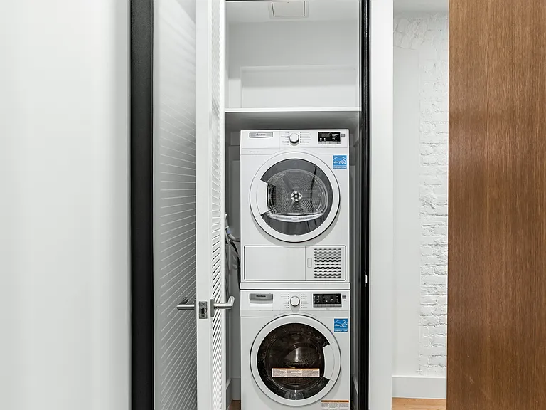 32 Spring St #2 — Photo 10