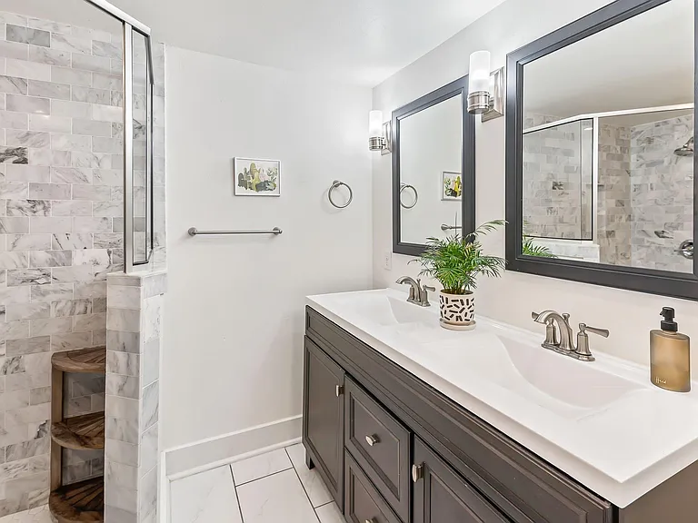 2404 Oak Crest Ave — Photo 17