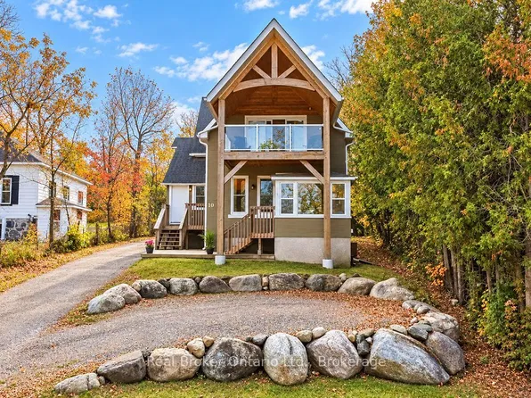 10 Water St, Penetanguishene, ON L9M 1V6