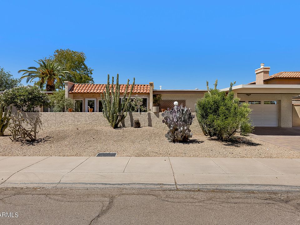1st image of 2122 E Balboa Dr