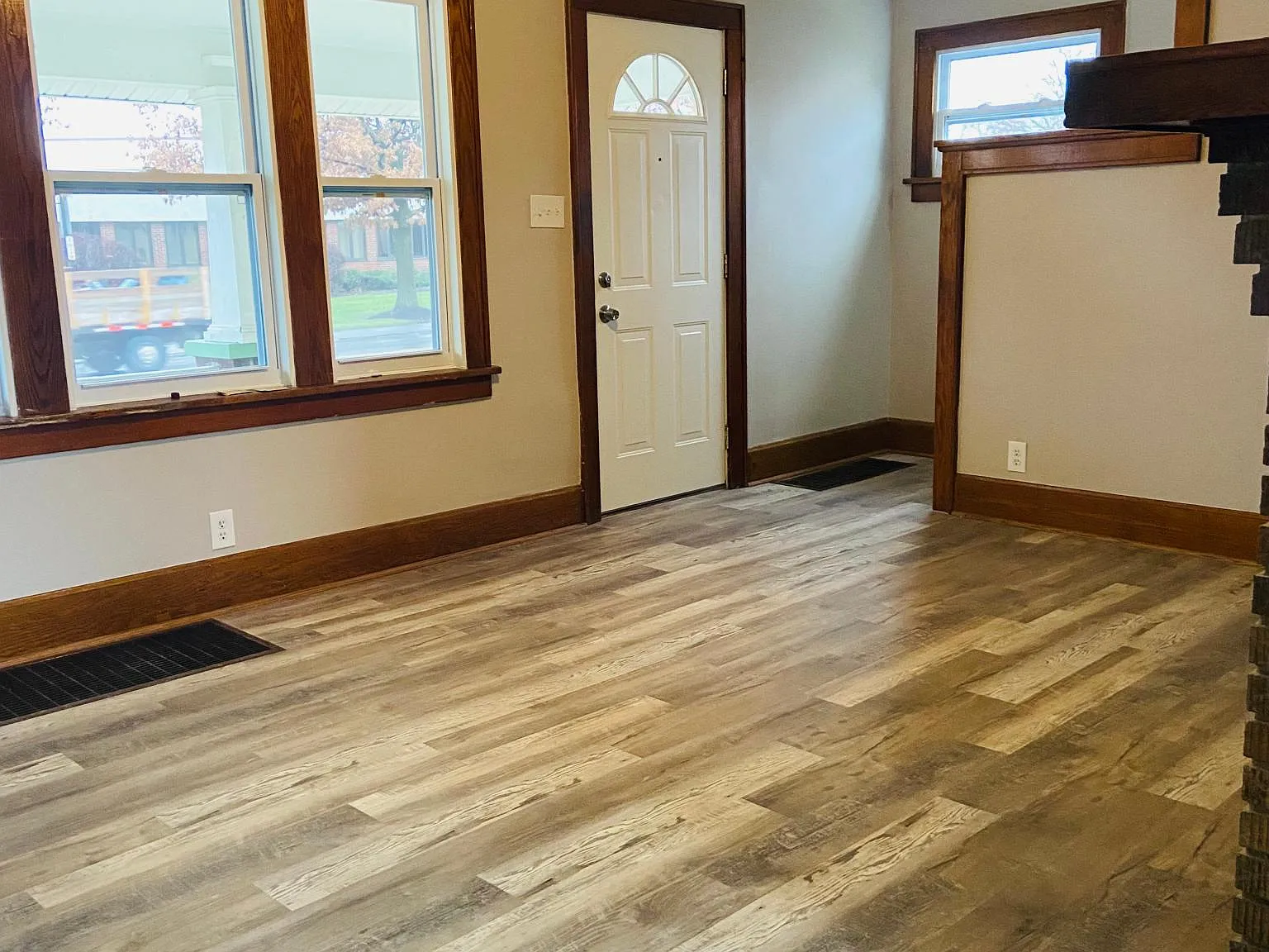 2 bed, 984 sqft, $1,400 — Photo 2
