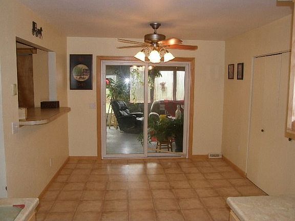Eat-in Kitchen