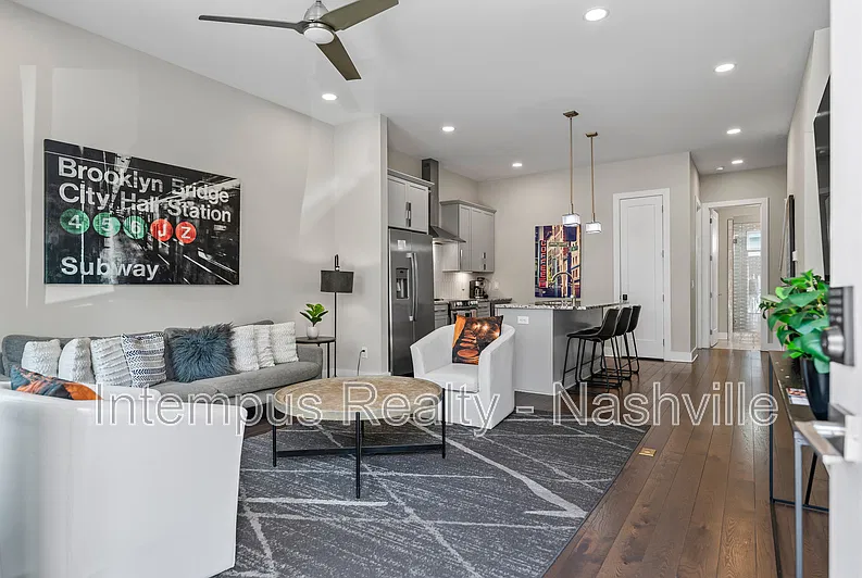 2131 Goodrich Ave #2