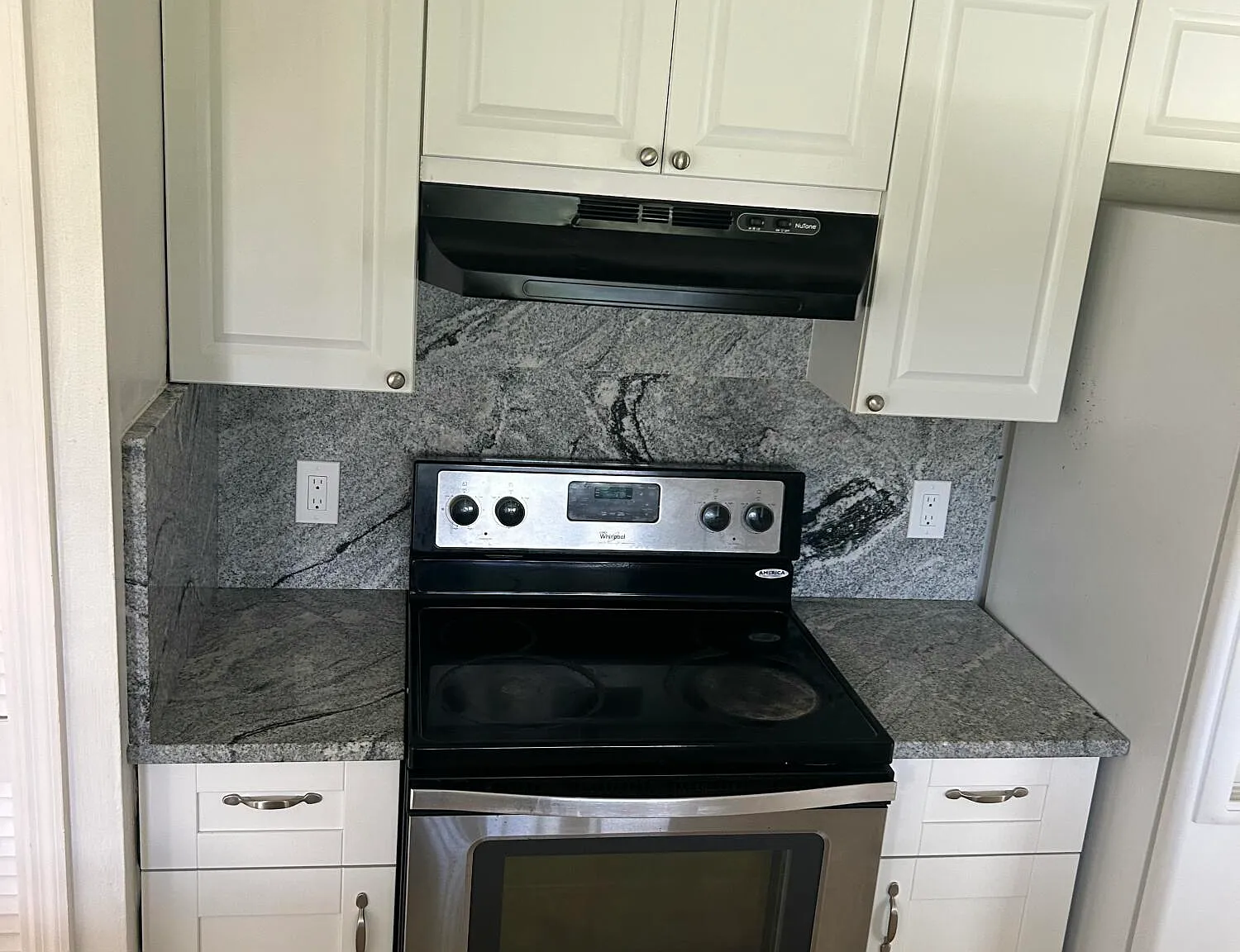 3 bed, 2.0 bath, 1811 sqft, $2,501 — Photo 3