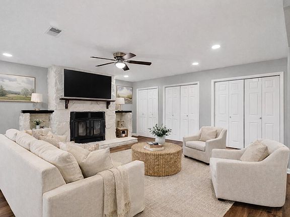 3rd image of 515 Maple Way