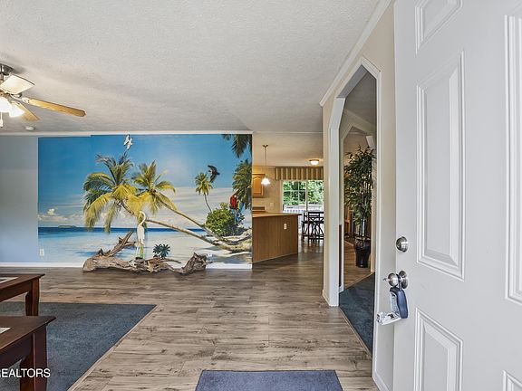 3rd image of 236 Loggers Ln