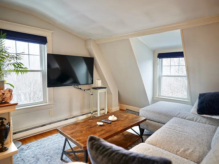 55 School St #3 — Photo 4