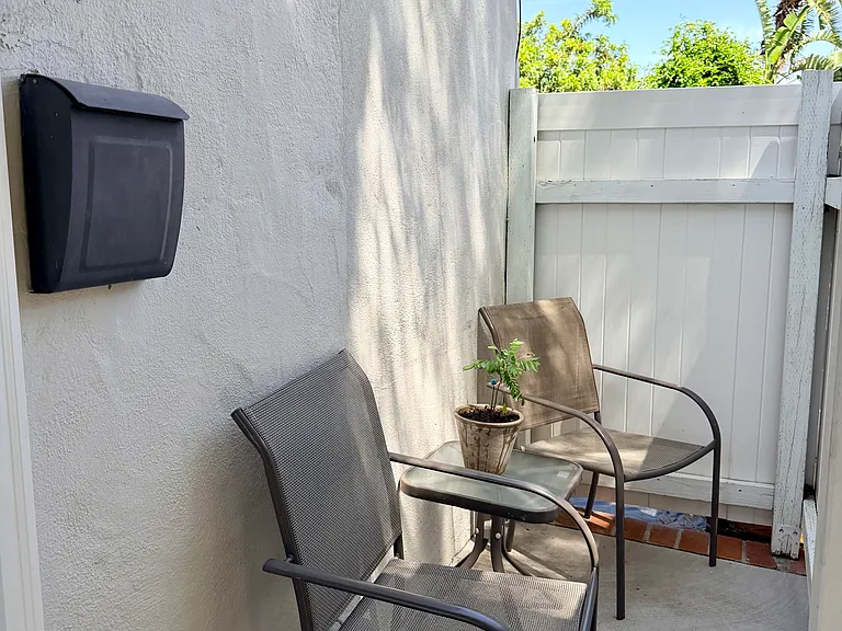 Rinaldi St — Photo 9