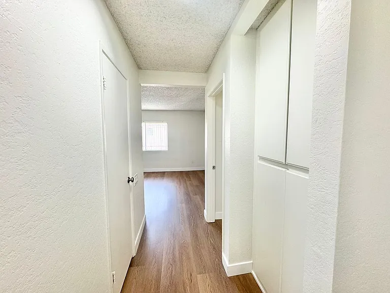 Buena Vista Apartments — Photo 6