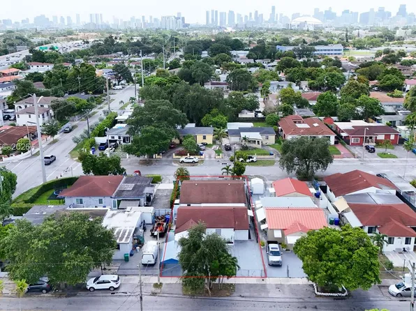 1055 NW 32nd Ct, Miami, FL 33125