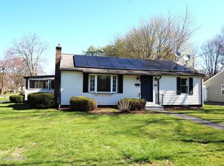 29 Fredericks Rd, Glenville, NY 12302