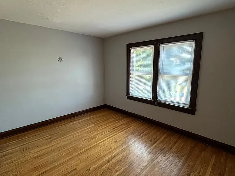 452-454 S Huron Ave — Photo 12