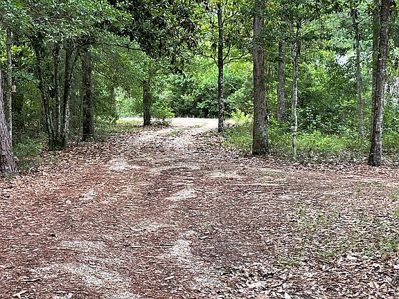 2nd image of 17361 Regina Coeli Rd