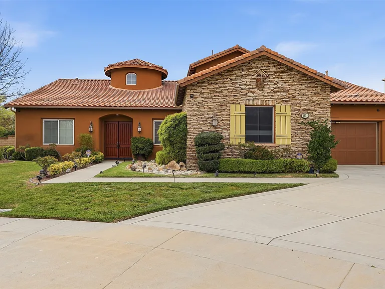 9651 Sagebrush Ave — Photo 2