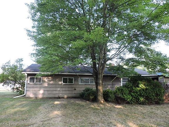 3rd image of 2443 Amberly Dr