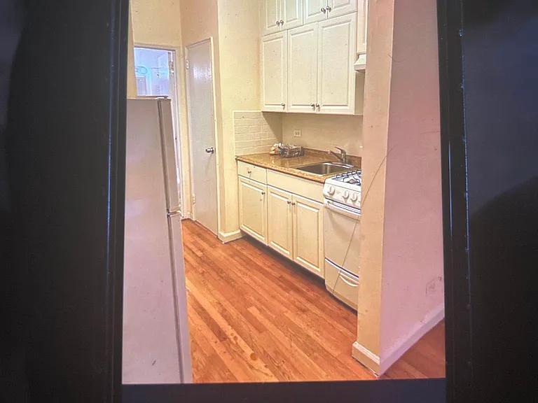 335 E 86th St #3D — Photo 2