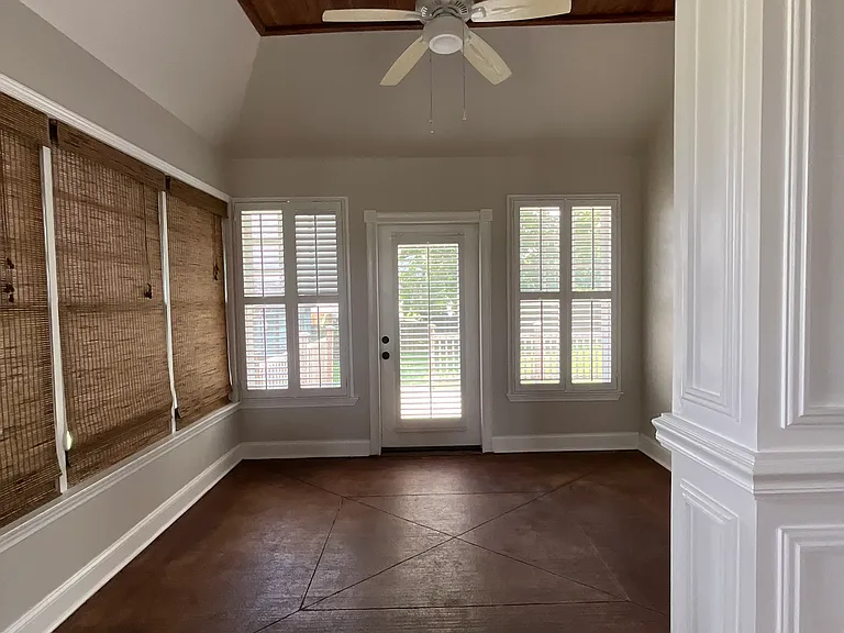 1014 Manderlay Way — Photo 8
