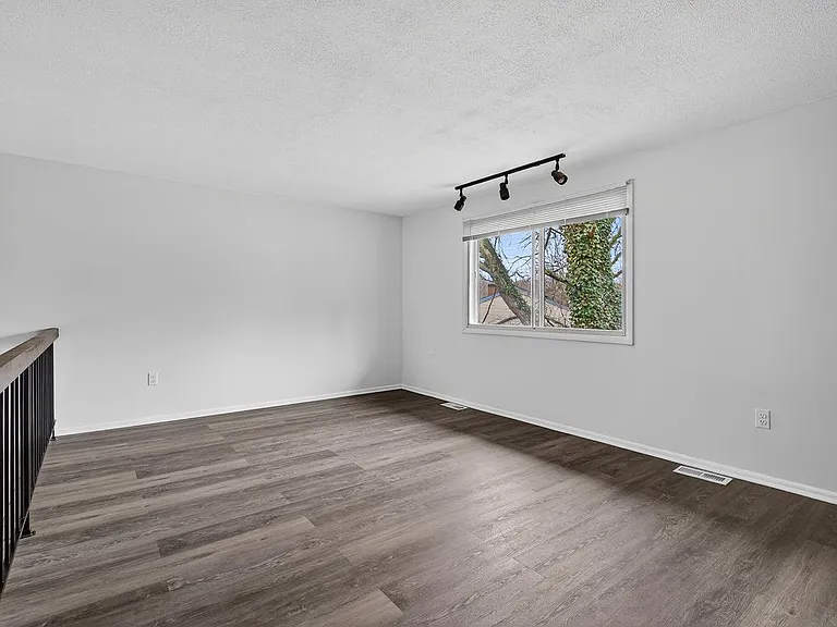 8801 Monmouth Dr — Photo 13