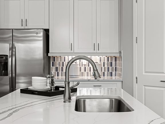Saint Lucia Grande- The Whitehall Collection