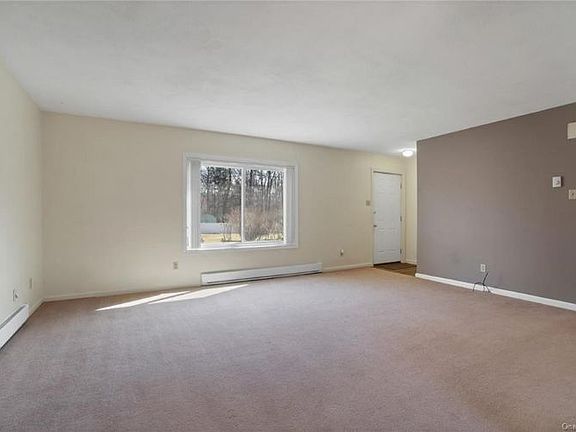 5th image of 308 Sunrise Dr