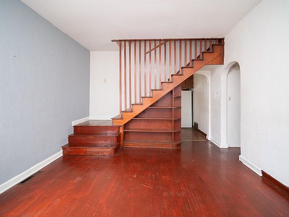 5th image of 129 E Riverside Blvd