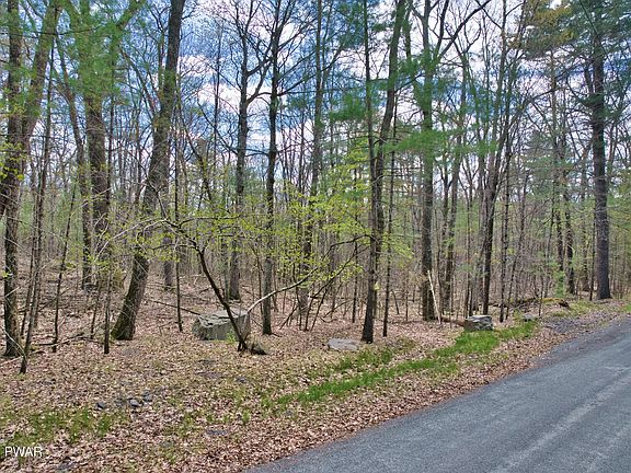 3rd image of 122 Kitty Harker Rd